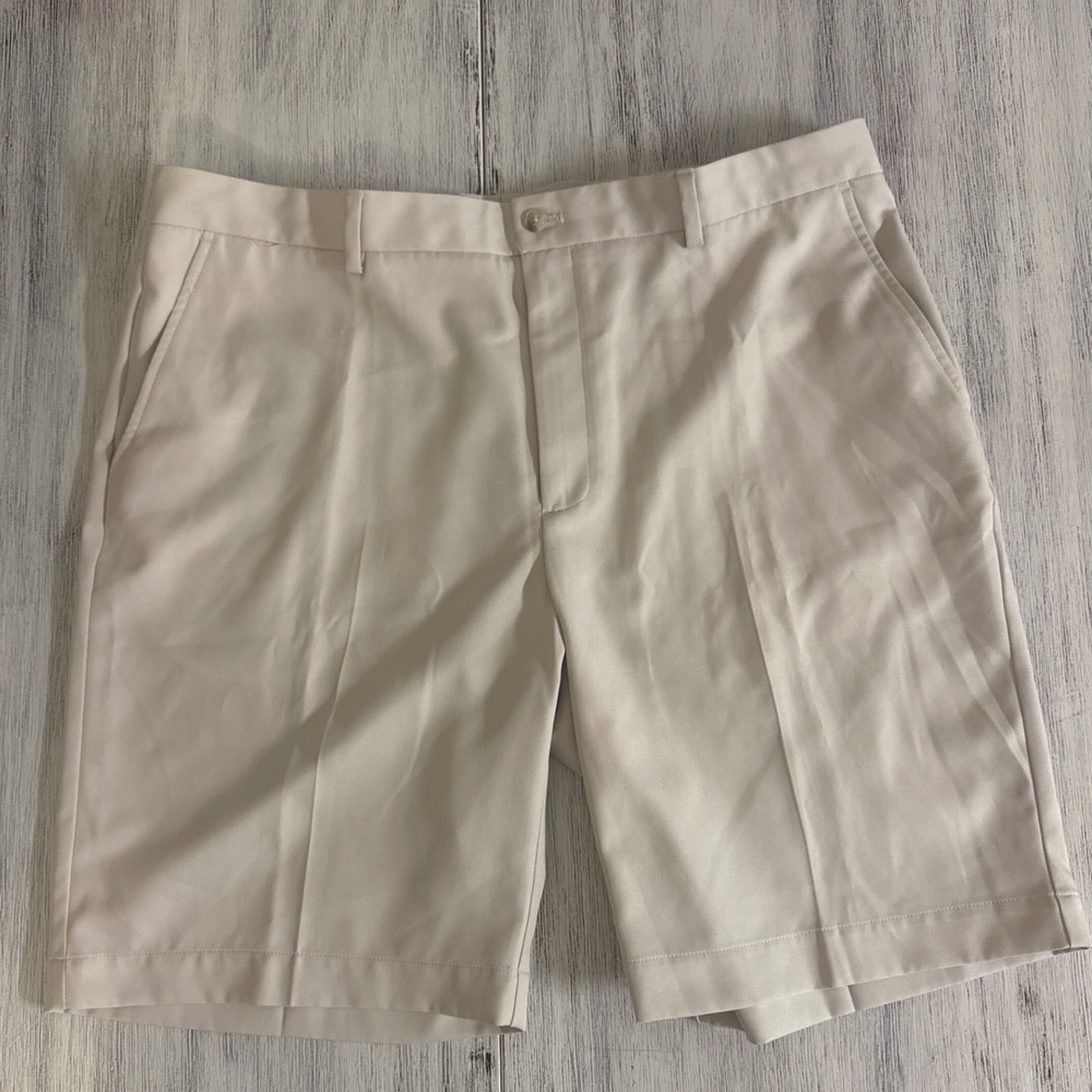 Greg Norman Mens Beige‎ Performance Golf Shorts Size 38 Flat Front Shark Logo